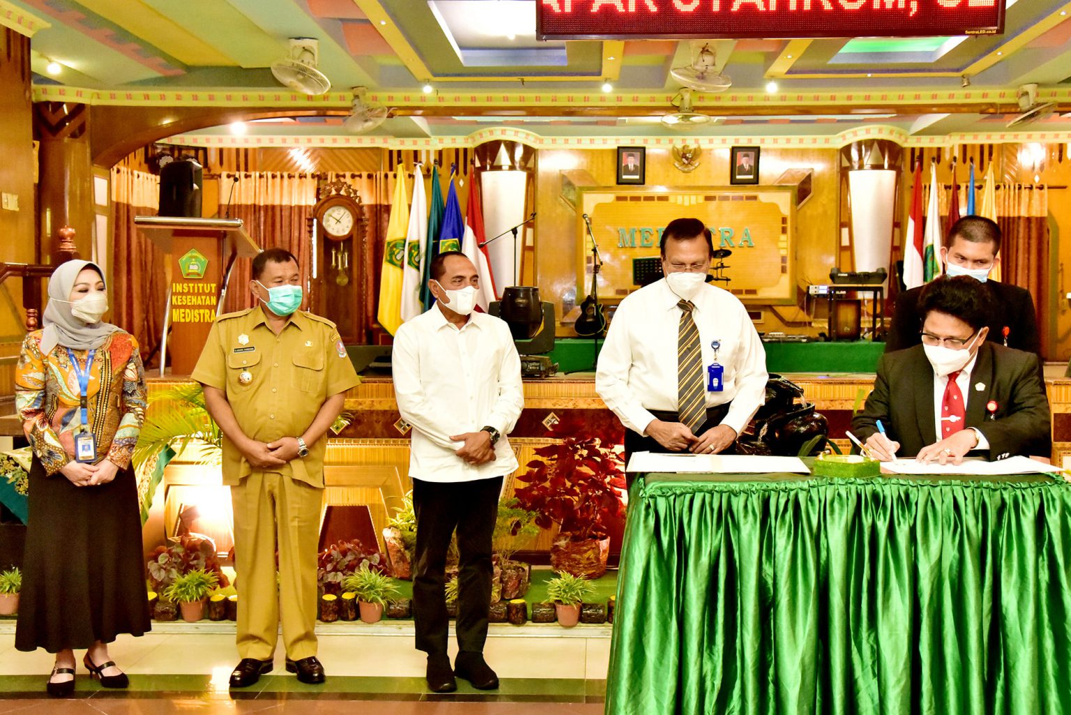 LEPAS 70 TENAGA KERJA KE JEPANG DAN ARAB SAUDI INSTITUT